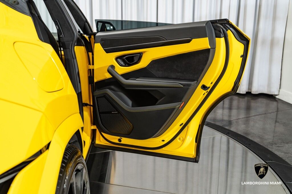 2023 Lamborghini Urus S North Miami Beach FL
