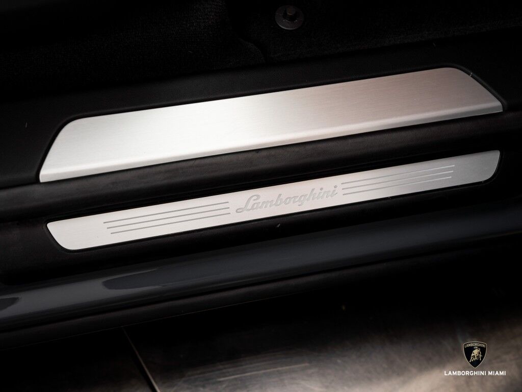 2023 Lamborghini Urus S North Miami Beach FL