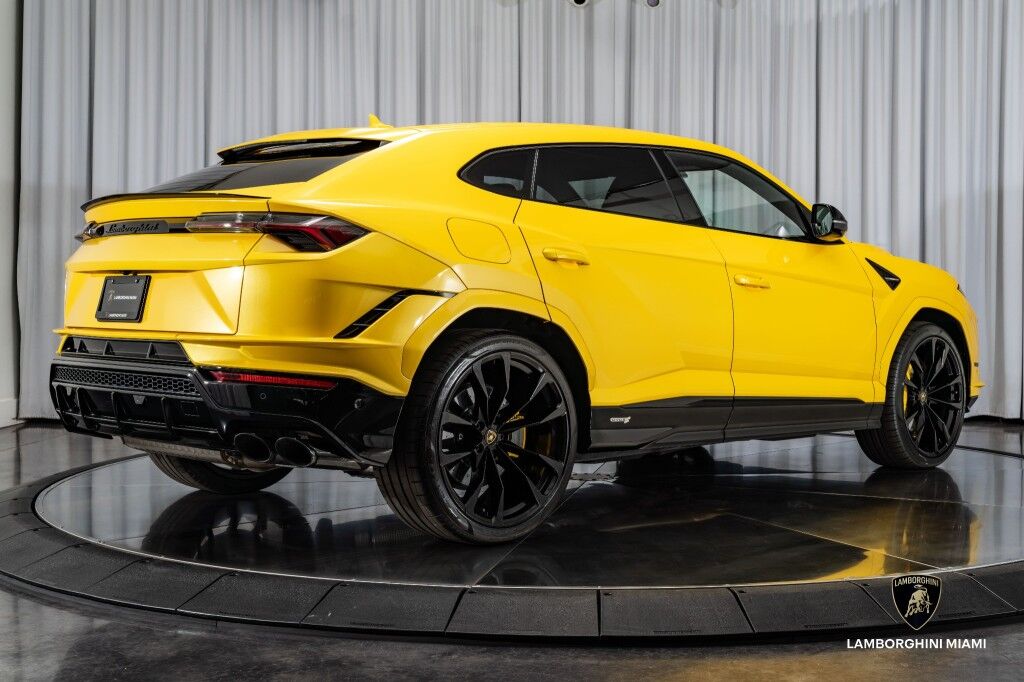 2023 Lamborghini Urus S North Miami Beach FL