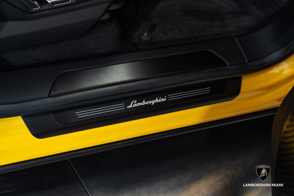 2023 Lamborghini Urus S North Miami Beach FL
