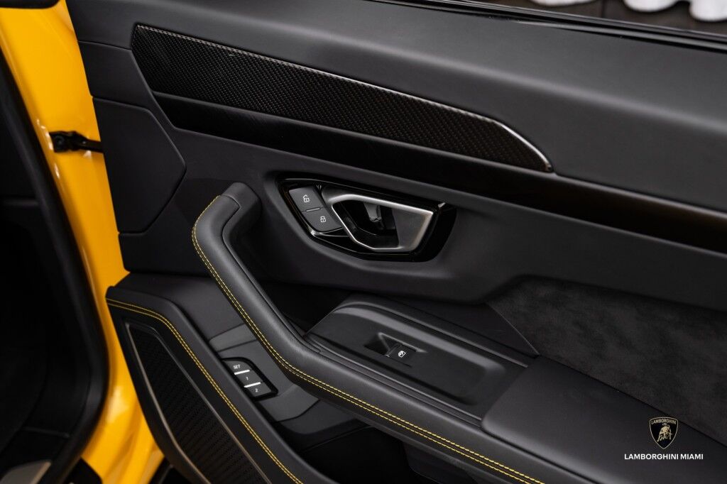2023 Lamborghini Urus S North Miami Beach FL