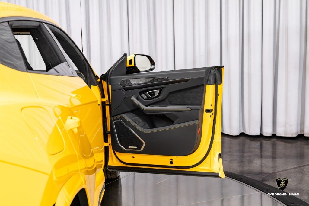 2023 Lamborghini Urus S North Miami Beach FL