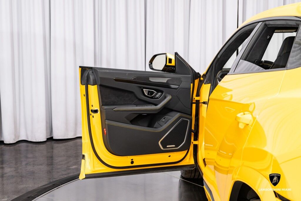 2023 Lamborghini Urus S North Miami Beach FL