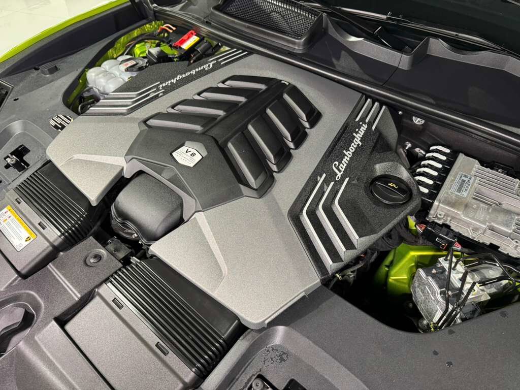 2023 Lamborghini Urus S Verde Citrea paint, Arancio/Nero interior, Sensonum audio system AND MUCH MORE!! Fort Lauderdale FL