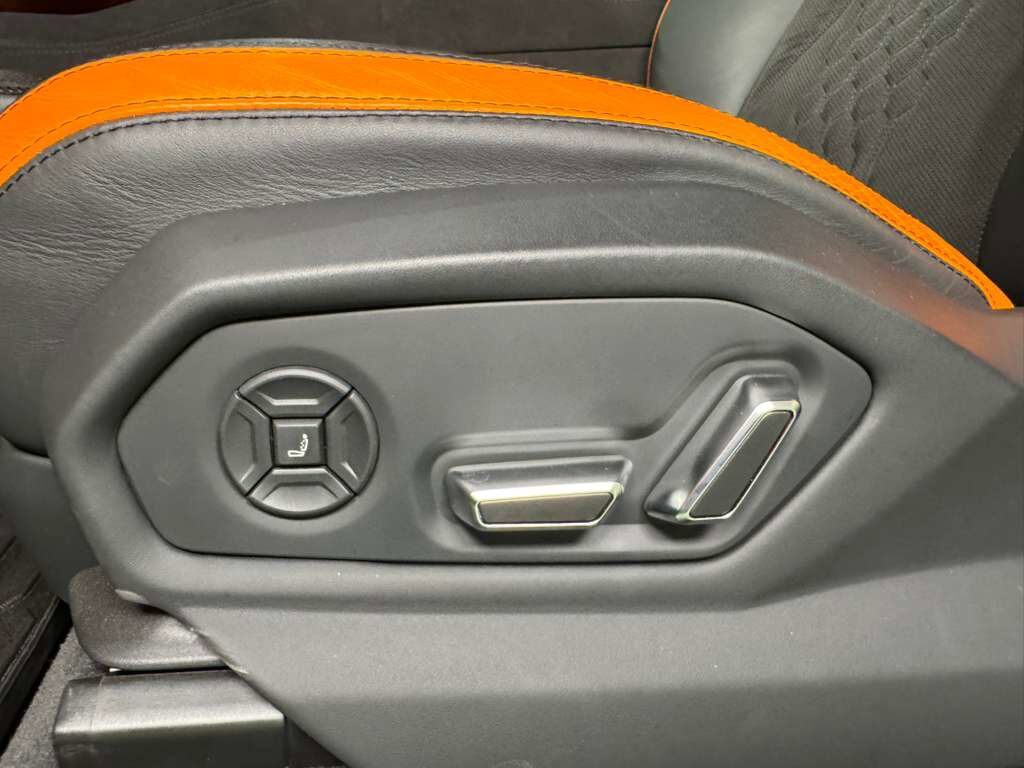 2023 Lamborghini Urus S Verde Citrea paint, Arancio/Nero interior, Sensonum audio system AND MUCH MORE!! Fort Lauderdale FL