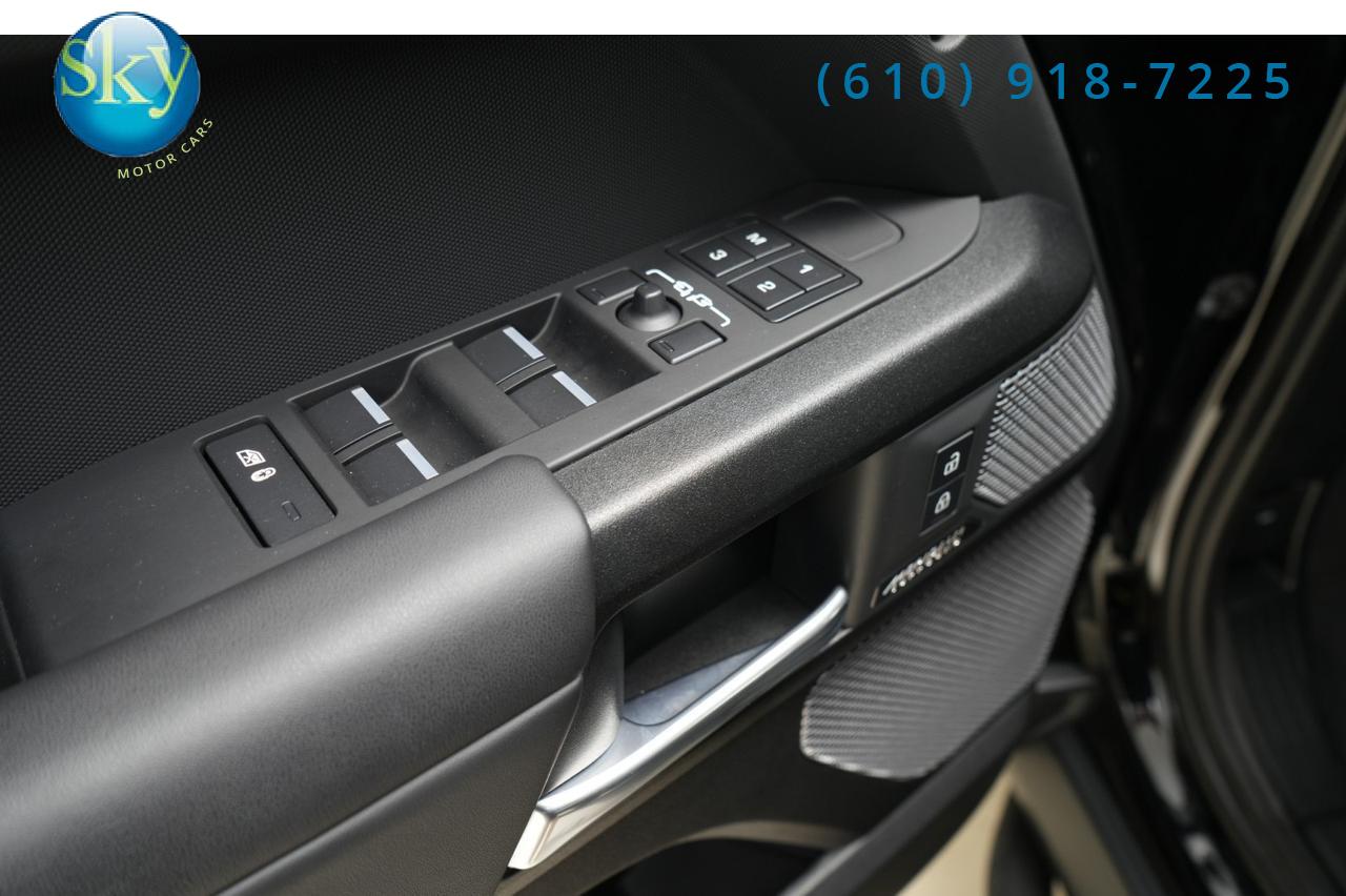 2023 Land Rover Defender 110 AWD V8 4WD West Chester PA