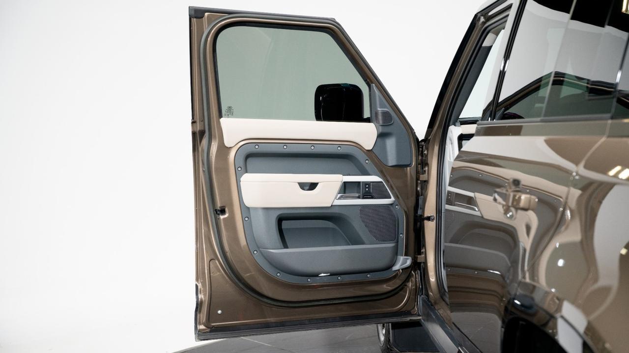 2023 Land Rover Defender 110 S Franklin TN