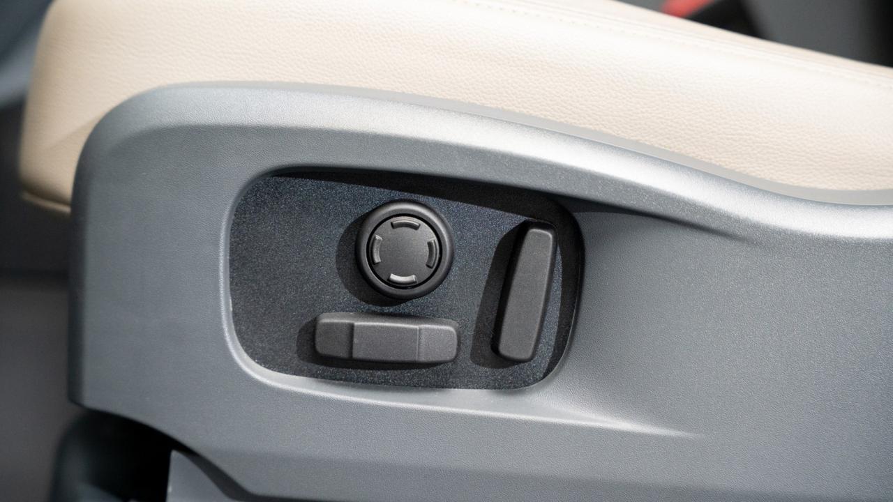 2023 Land Rover Defender 110 S Franklin TN