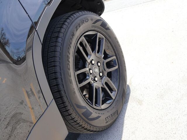 2023 Land Rover Defender 110 SE Oshkosh WI