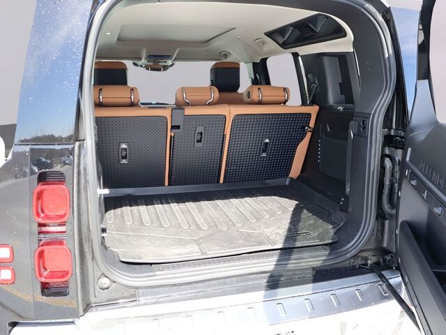 2023 Land Rover Defender 110 SE Oshkosh WI