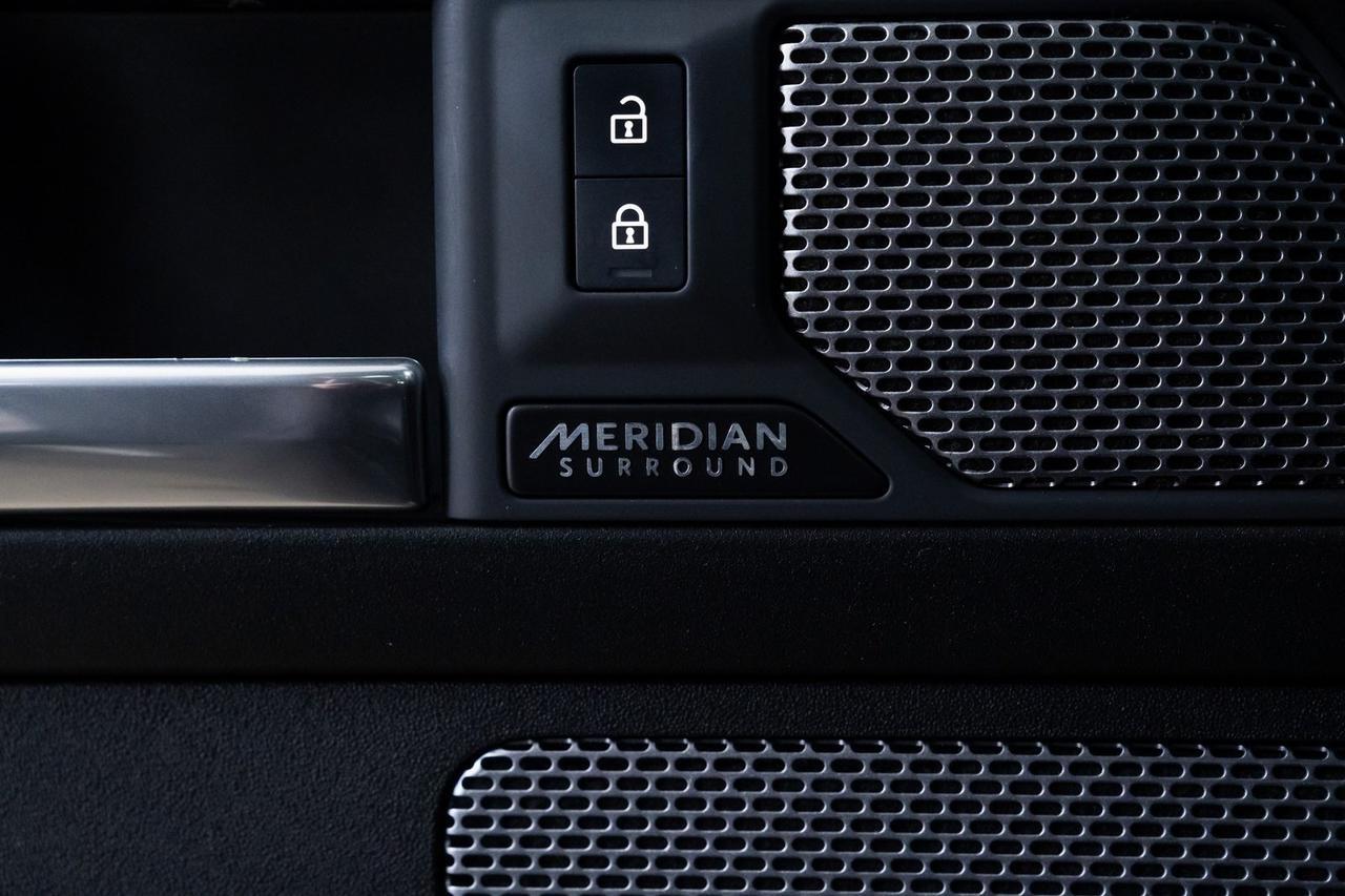 2023 Land Rover Defender 110 V8 1 Owner Vented Seats Adaptive Suspension Portland OR