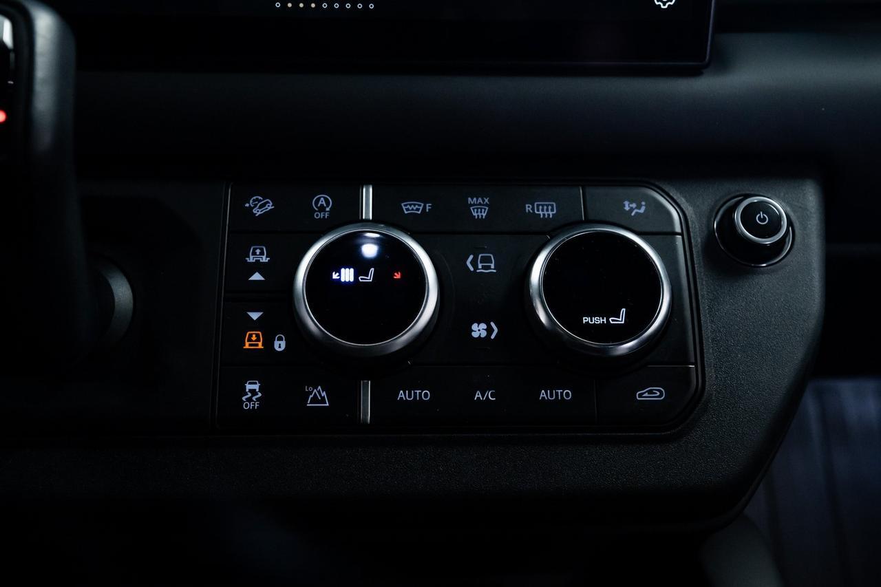 2023 Land Rover Defender 110 V8 1 Owner Vented Seats Adaptive Suspension Portland OR