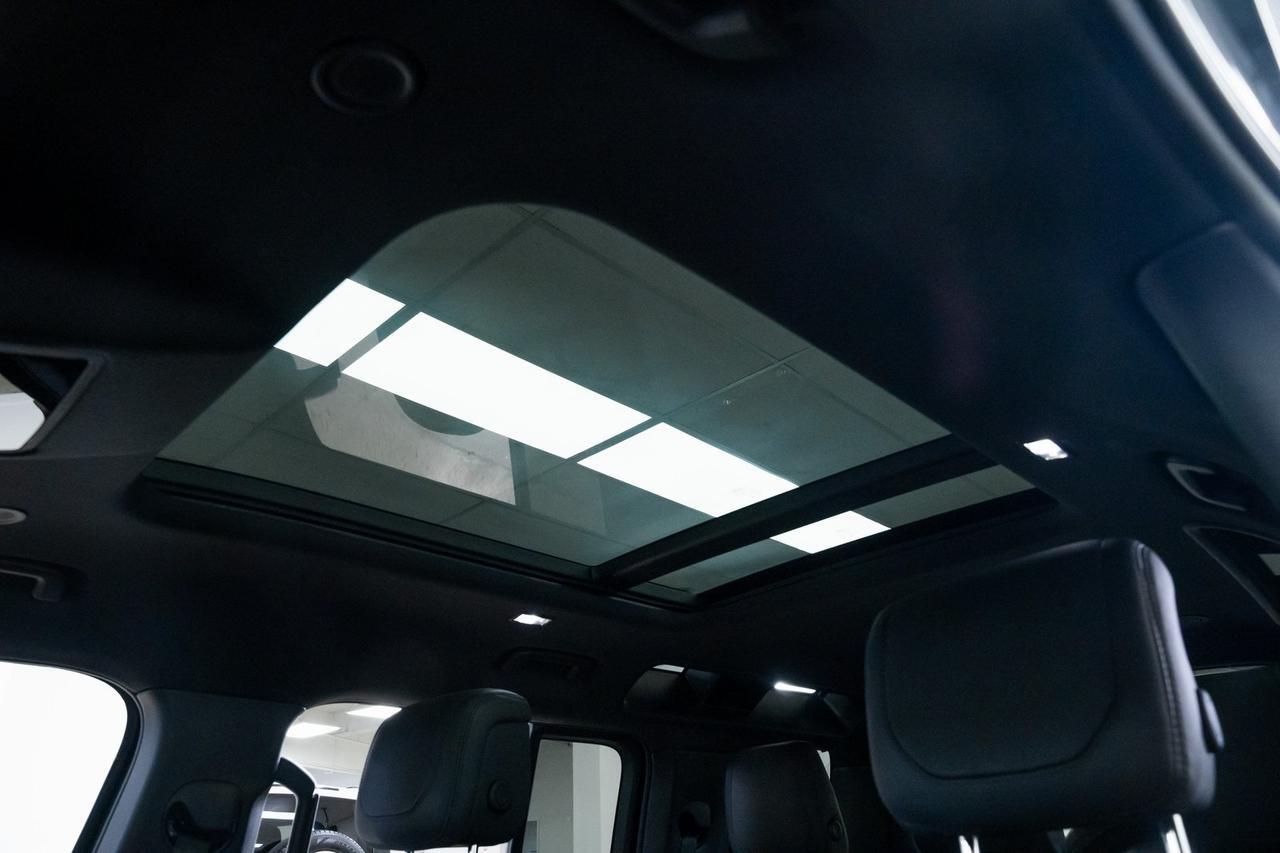 2023 Land Rover Defender 110 V8 1 Owner Vented Seats Adaptive Suspension Portland OR