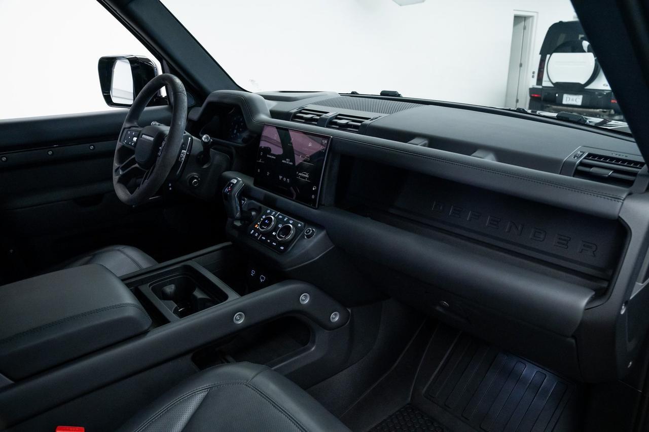 2023 Land Rover Defender 110 V8 1 Owner Vented Seats Adaptive Suspension Portland OR