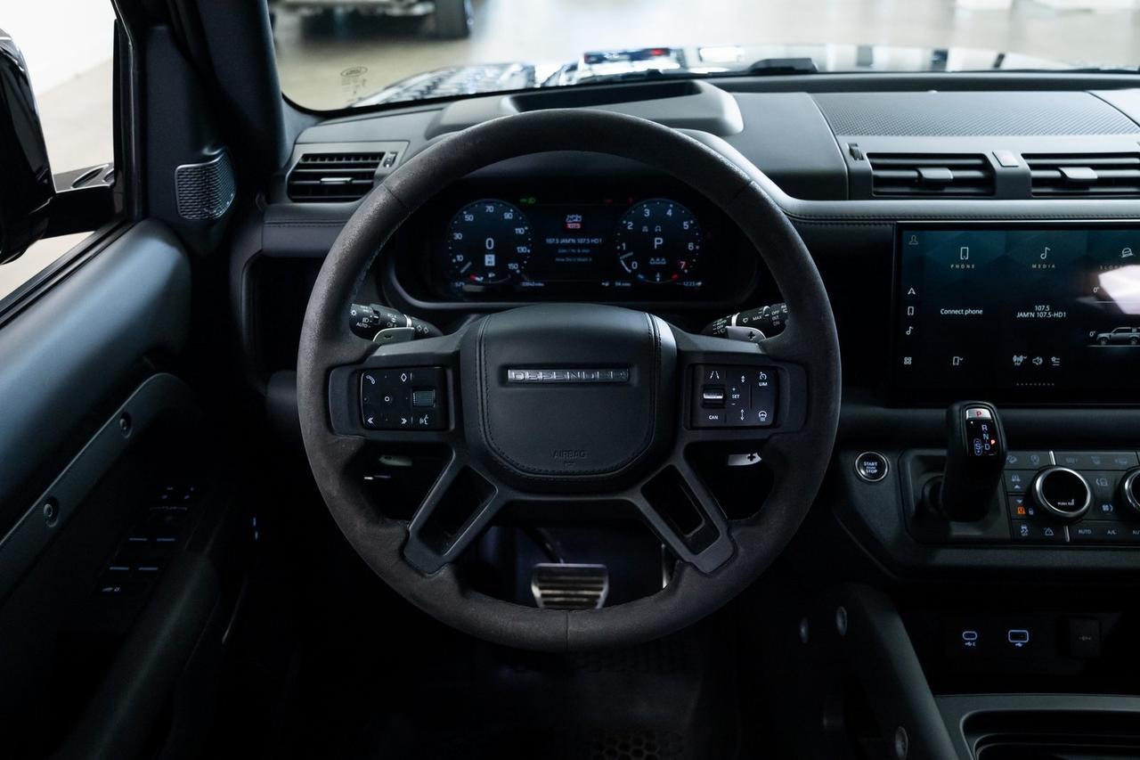 2023 Land Rover Defender 110 V8 1 Owner Vented Seats Adaptive Suspension Portland OR