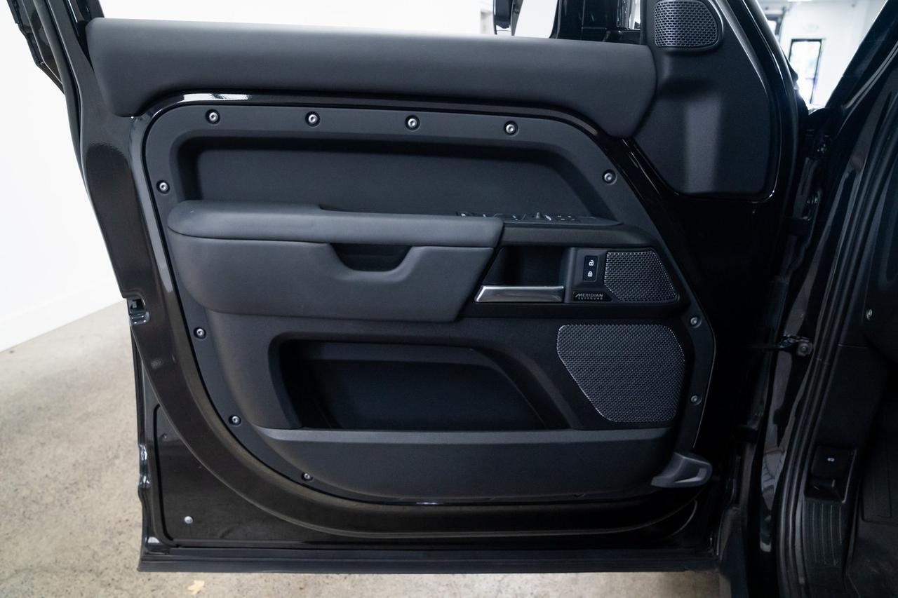 2023 Land Rover Defender 110 V8 1 Owner Vented Seats Adaptive Suspension Portland OR