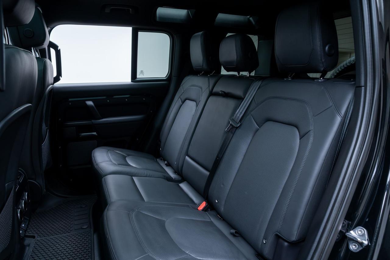 2023 Land Rover Defender 110 V8 3rd Row Seats / Meridian Audio Portland OR