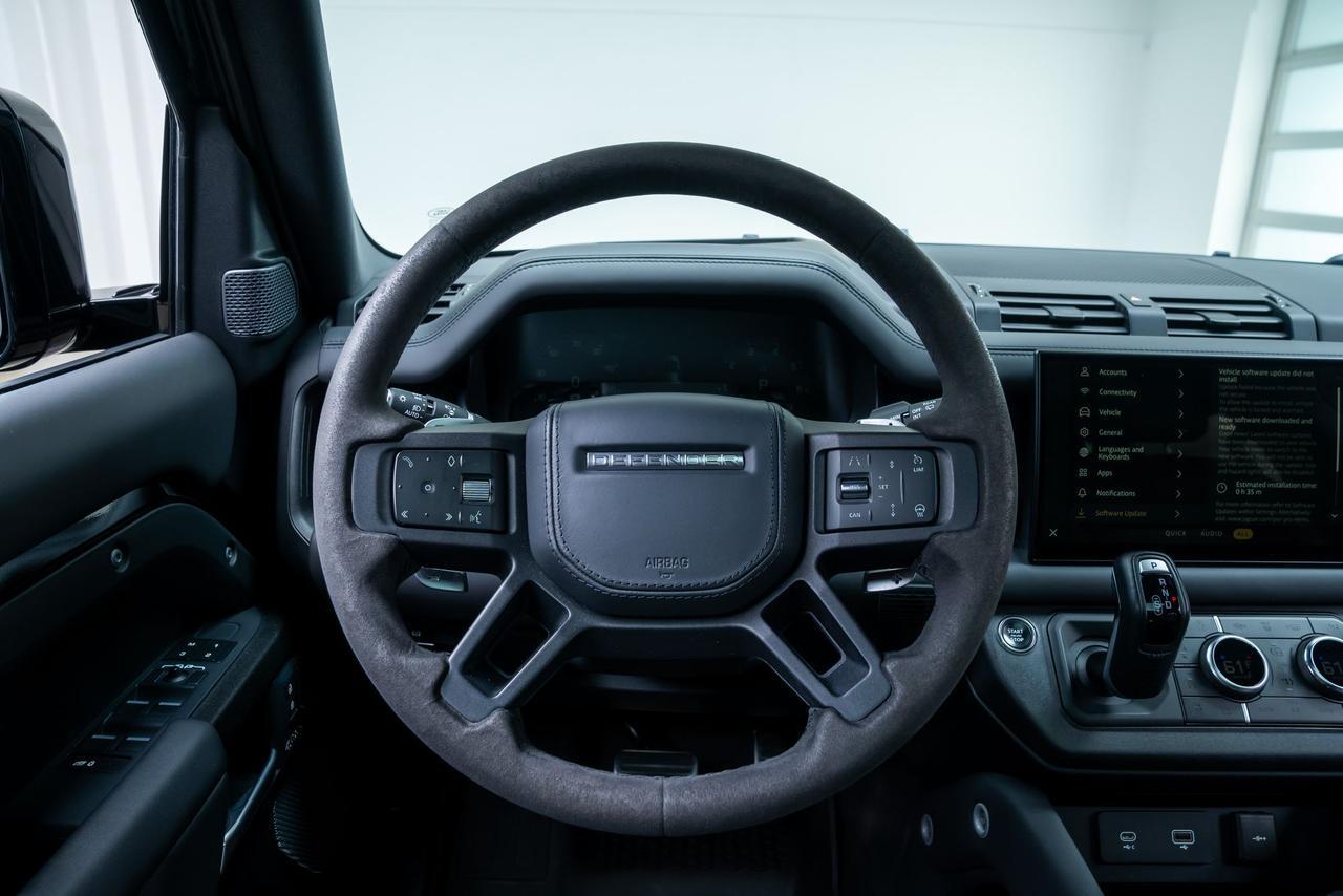 2023 Land Rover Defender 110 V8 3rd Row Seats / Meridian Audio Portland OR