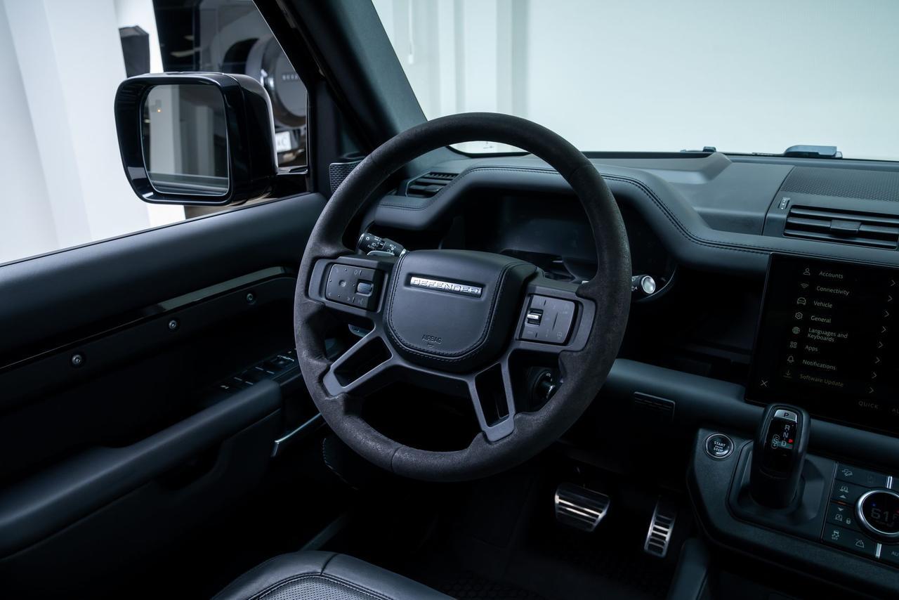 2023 Land Rover Defender 110 V8 3rd Row Seats / Meridian Audio Portland OR