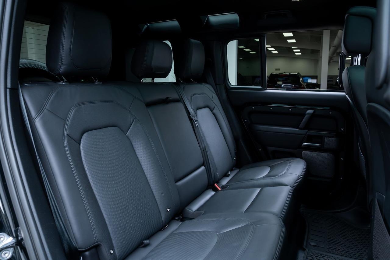 2023 Land Rover Defender 110 V8 3rd Row Seats / Meridian Audio Portland OR