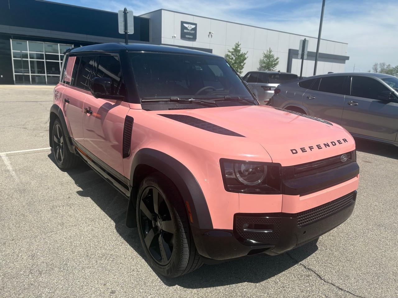 2023 Land Rover Defender V8's photo
