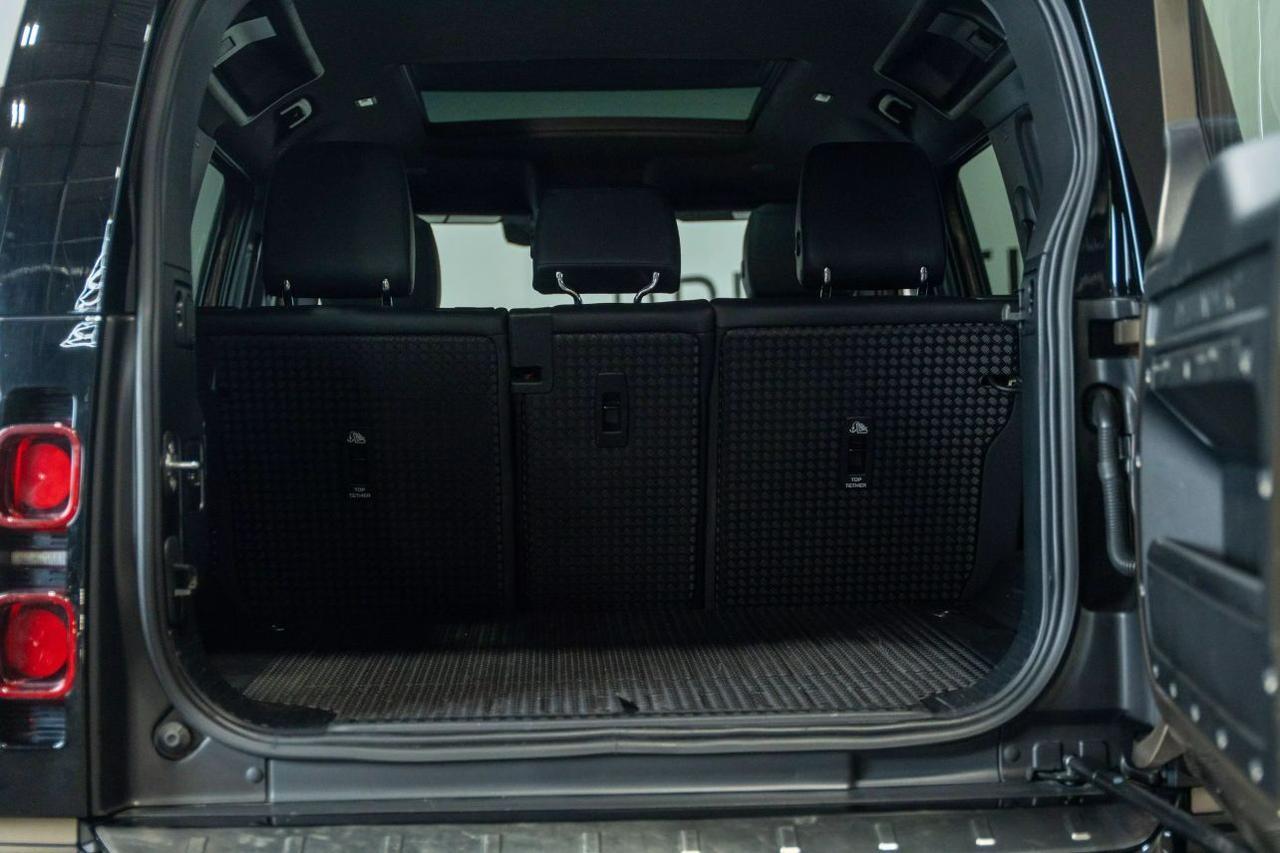2023 Land Rover Defender 110 X-Dynamic SE Sport Utility 4D St. Louis MO