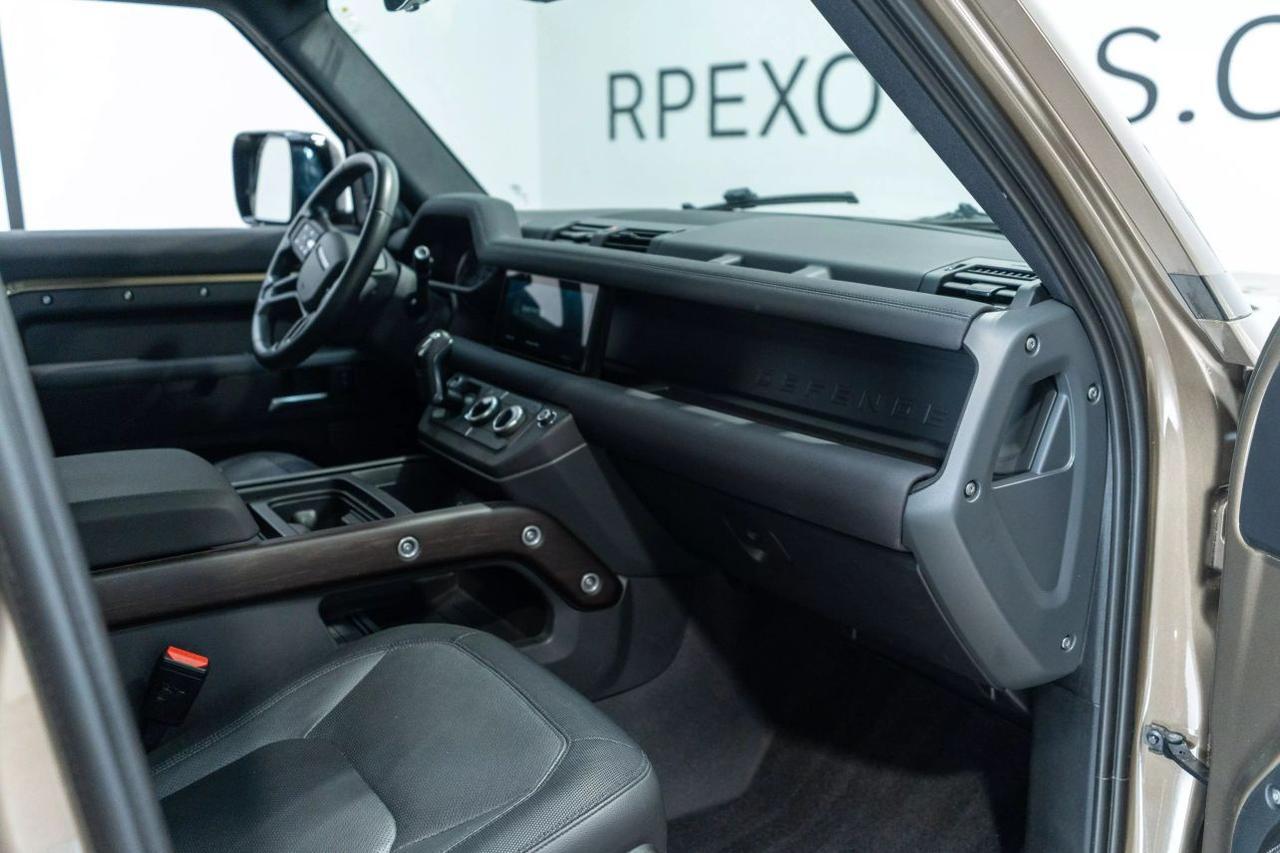 2023 Land Rover Defender 110 X-Dynamic SE Sport Utility 4D St. Louis MO