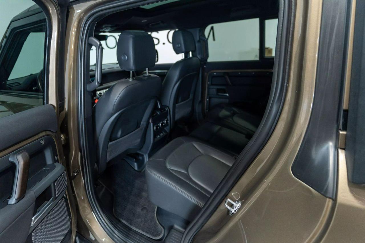 2023 Land Rover Defender 110 X-Dynamic SE Sport Utility 4D St. Louis MO