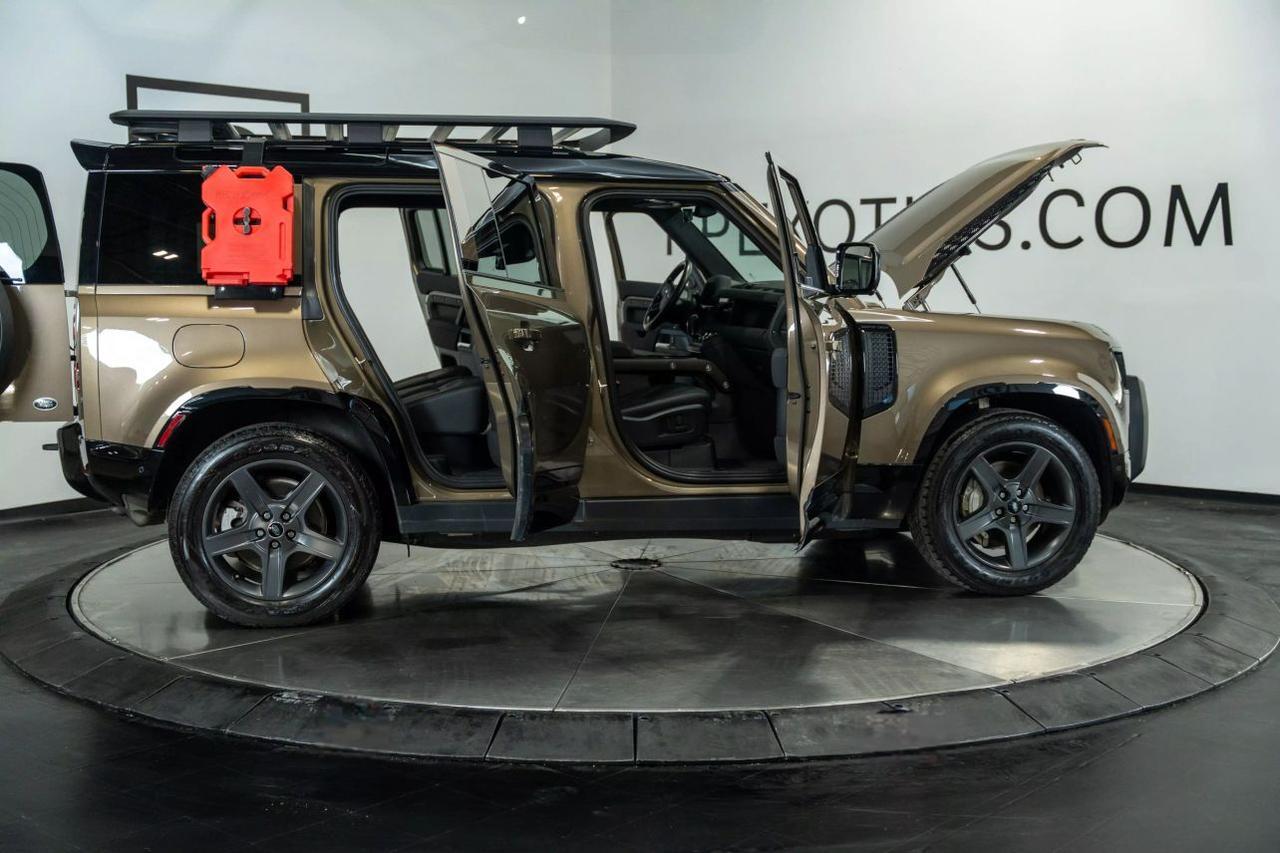 2023 Land Rover Defender 110 X-Dynamic SE Sport Utility 4D St. Louis MO