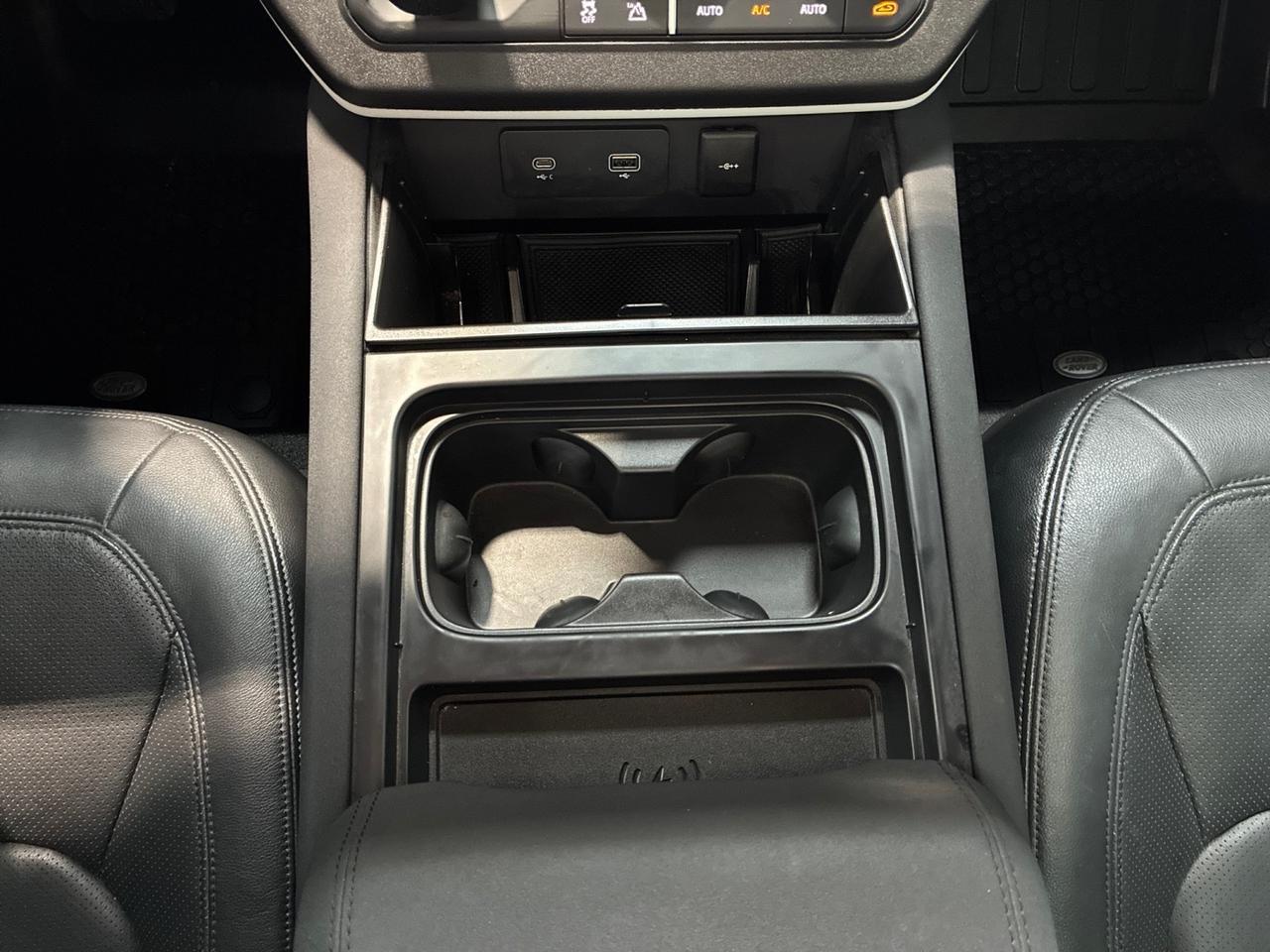 2023 Land Rover Defender 130 SE, Comfort and Convenience Pack, 22in Wheels, 4-Zone Climate Houston TX