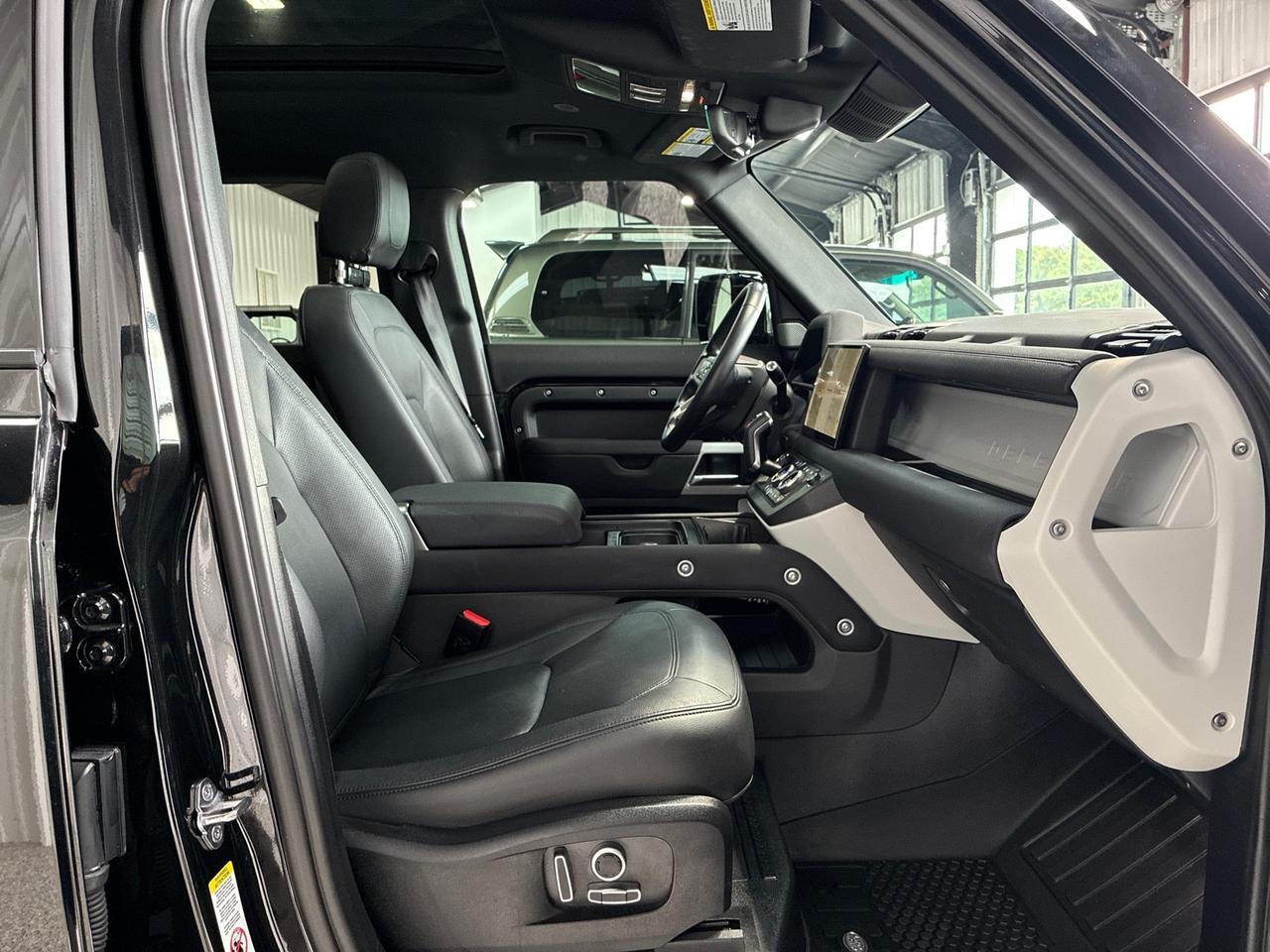 2023 Land Rover Defender 130 SE, Comfort and Convenience Pack, 22in Wheels, 4-Zone Climate Houston TX