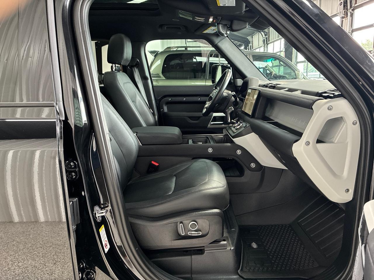 2023 Land Rover Defender 130 SE, Comfort and Convenience Pack, 22in Wheels, 4-Zone Climate Houston TX