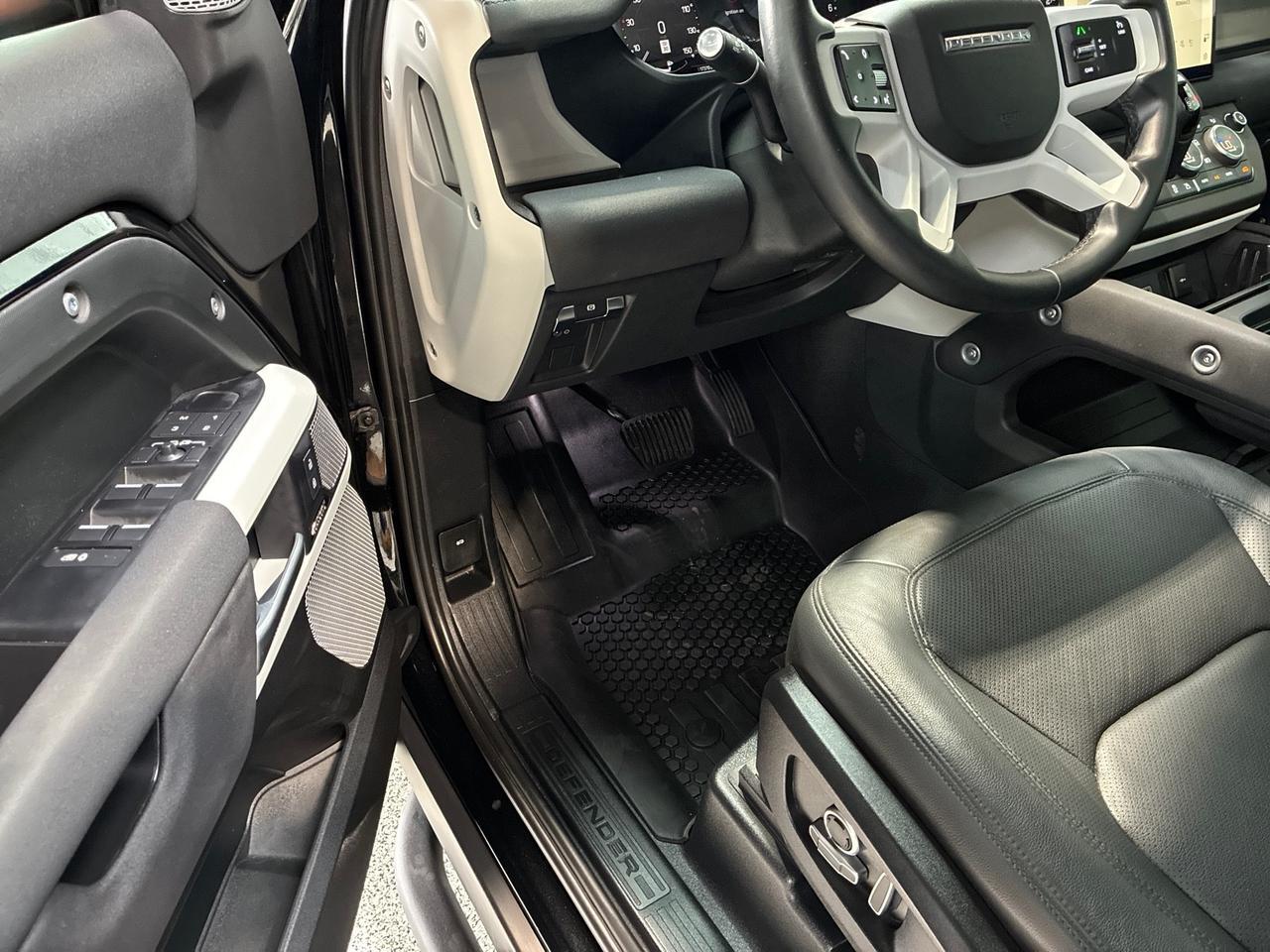 2023 Land Rover Defender 130 SE, Comfort and Convenience Pack, 22in Wheels, 4-Zone Climate Houston TX