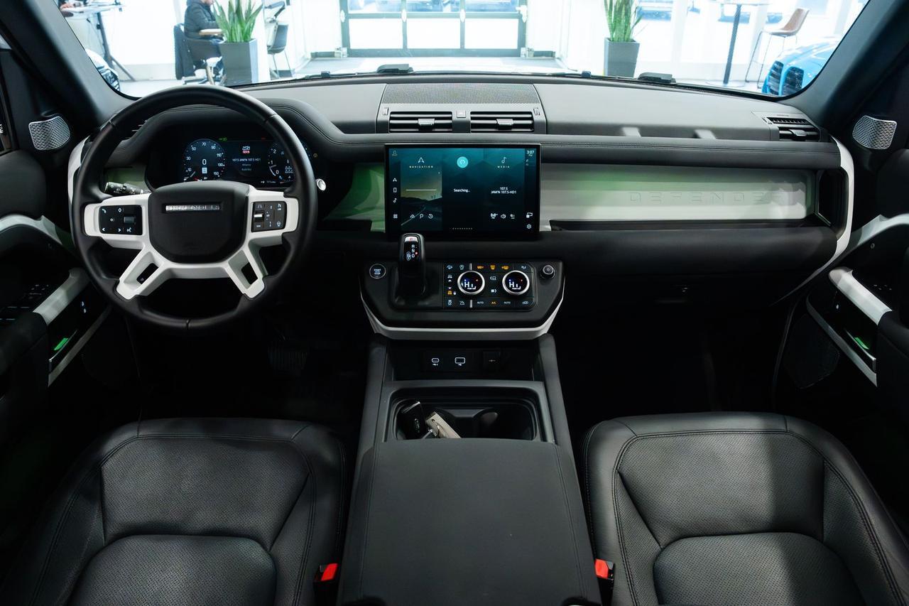 2023 Land Rover Defender SE - Photo 8
