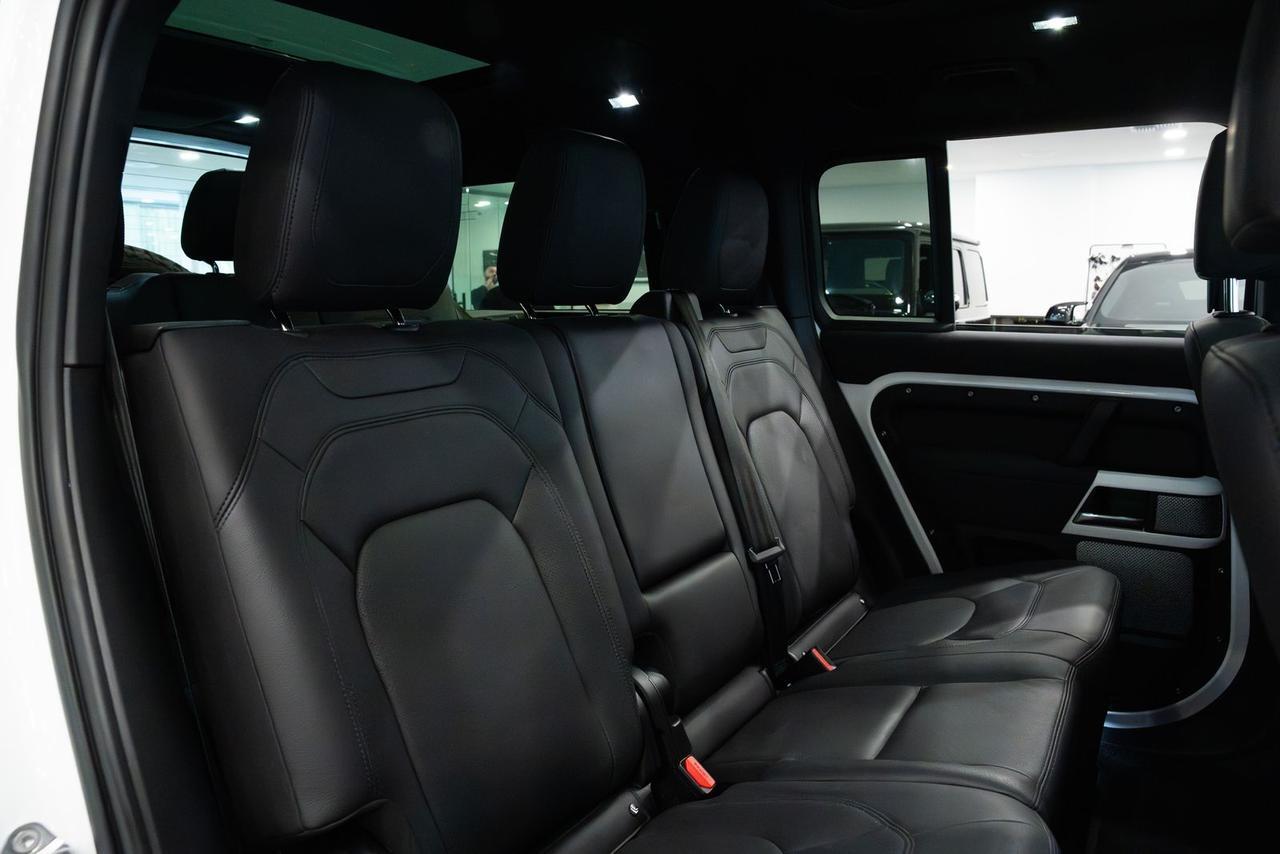 2023 Land Rover Defender SE - Photo 23