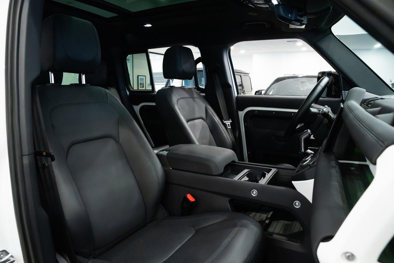 2023 Land Rover Defender SE - Photo 25