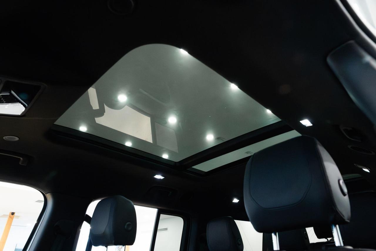 2023 Land Rover Defender SE - Photo 15