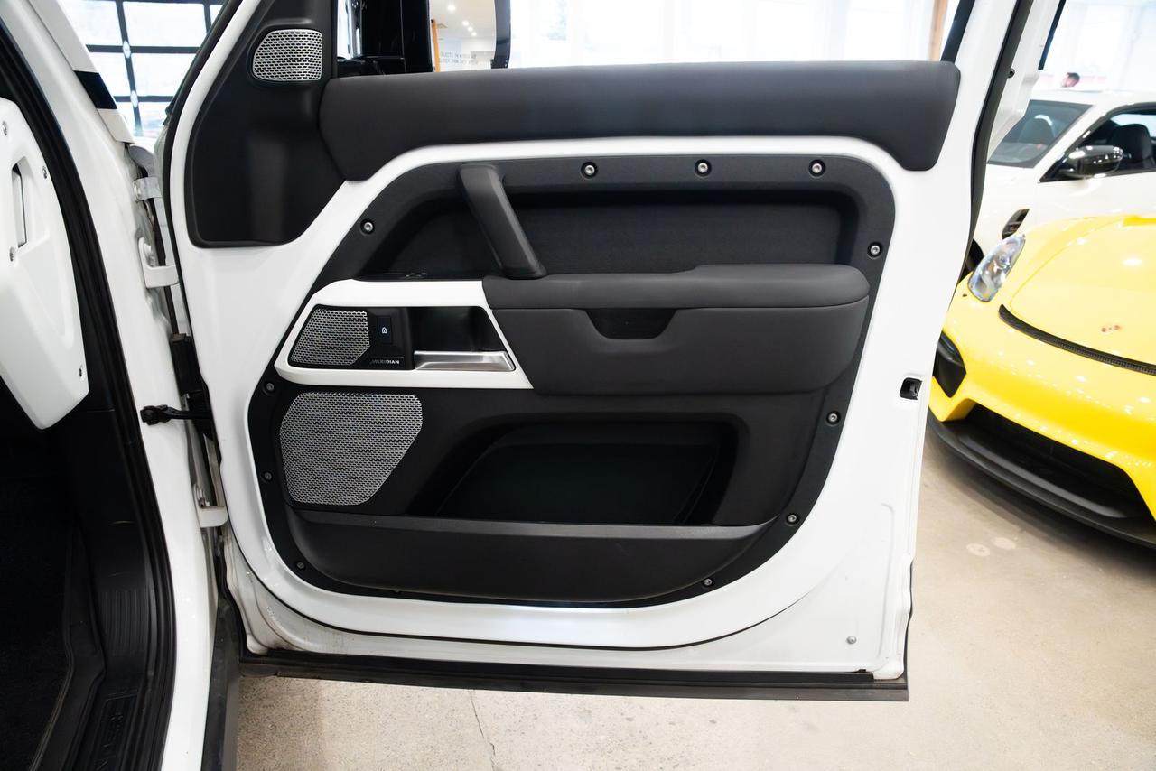 2023 Land Rover Defender SE - Photo 24