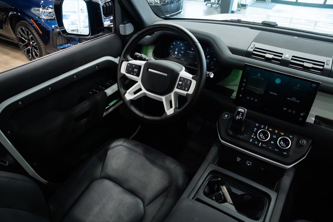 2023 Land Rover Defender SE - Photo 9