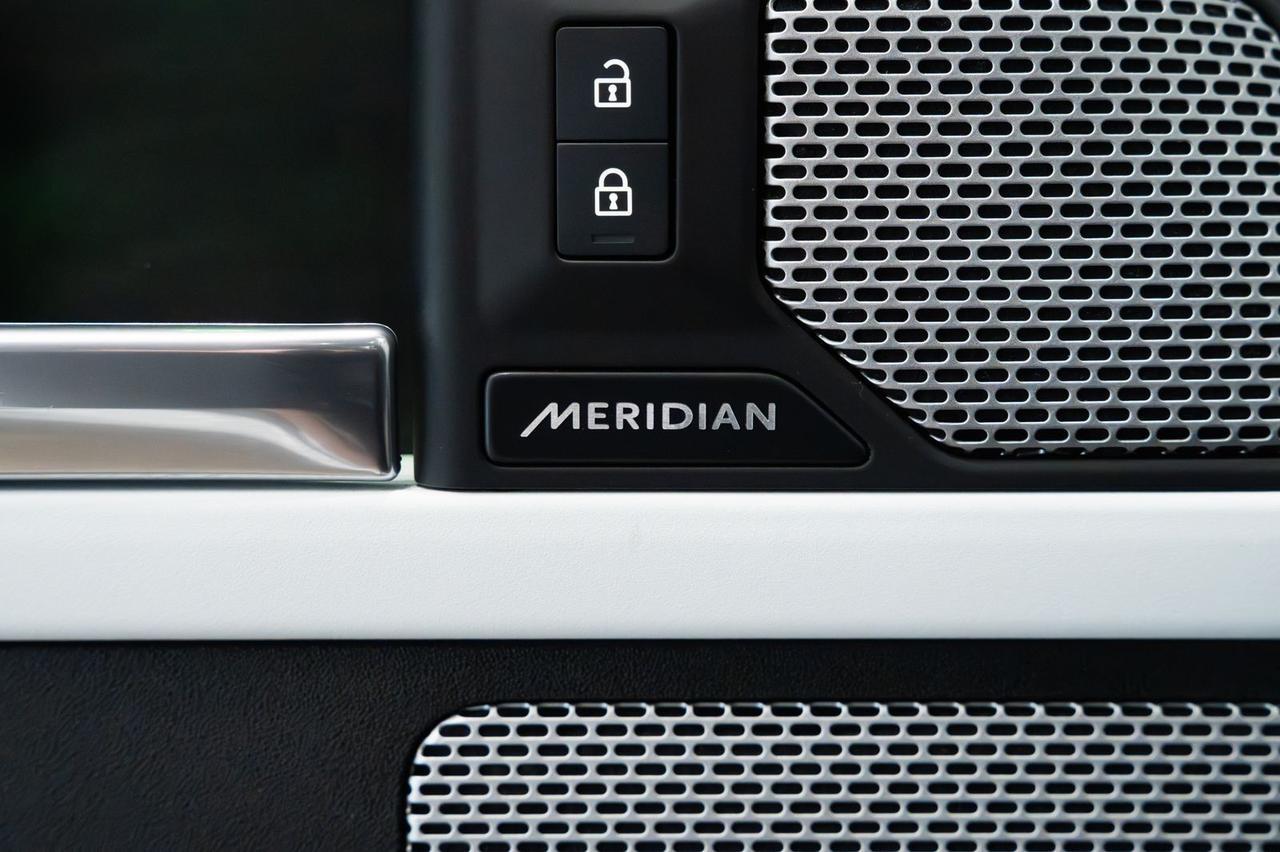 2023 Land Rover Defender 130 SE Gladstone OR