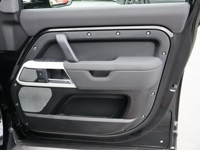 2023 Land Rover Defender 130 SE Oshkosh WI