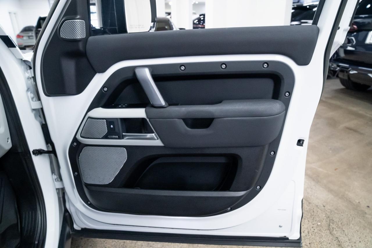 2023 Land Rover Defender 130 X-Dynamic SE 1 Owner 3rd Row Seating Moonroof Portland OR