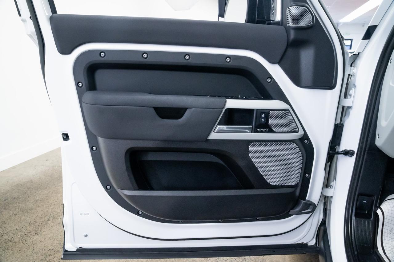 2023 Land Rover Defender 130 X-Dynamic SE 1 Owner 3rd Row Seating Moonroof Portland OR