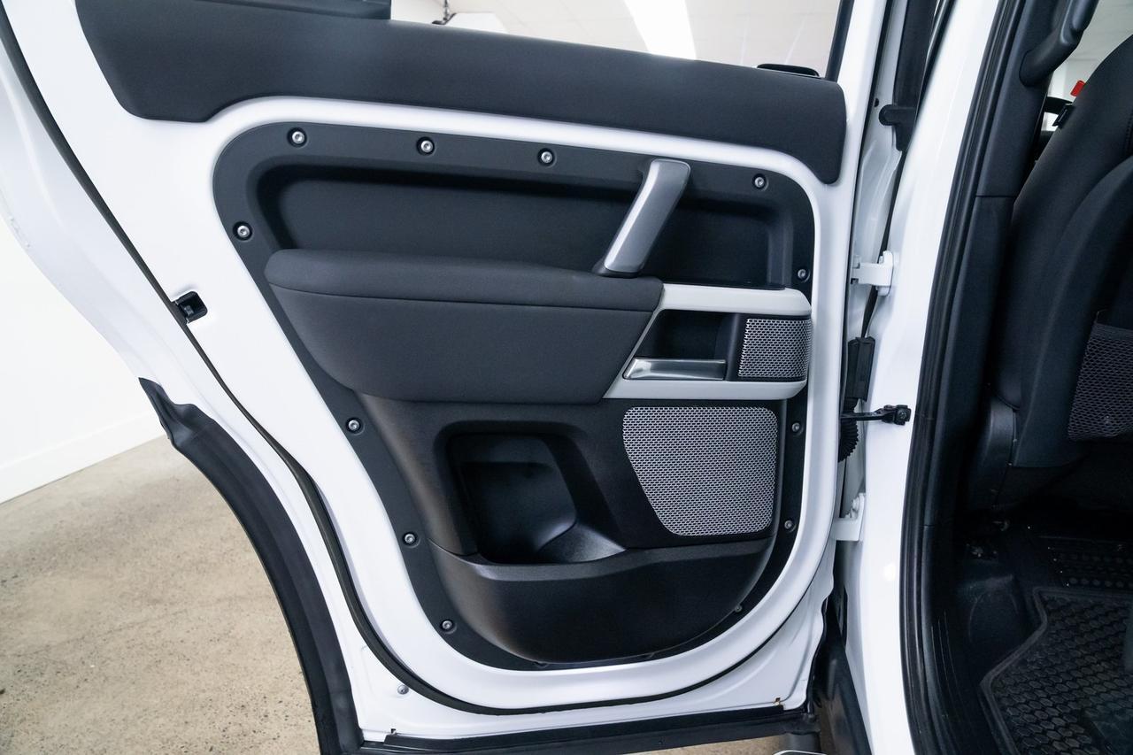 2023 Land Rover Defender 130 X-Dynamic SE 1 Owner 3rd Row Seating Moonroof Portland OR