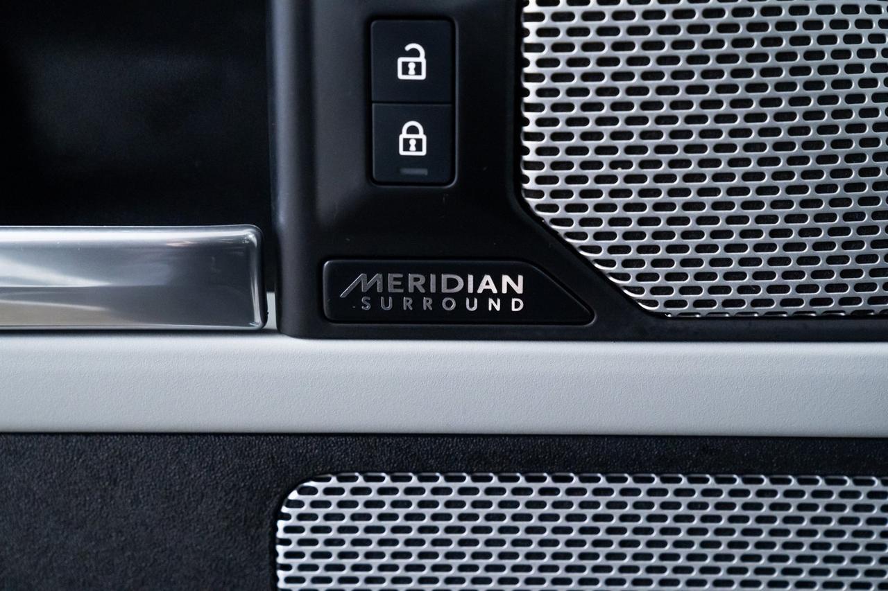 2023 Land Rover Defender 130 X-Dynamic SE 1 Owner 3rd Row Seating Moonroof Portland OR