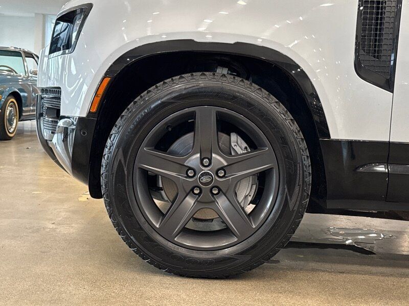 2023 Land Rover Defender 130 X-Dynamic SE Gladstone OR