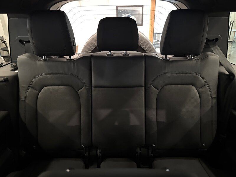 2023 Land Rover Defender 130 X-Dynamic SE Gladstone OR