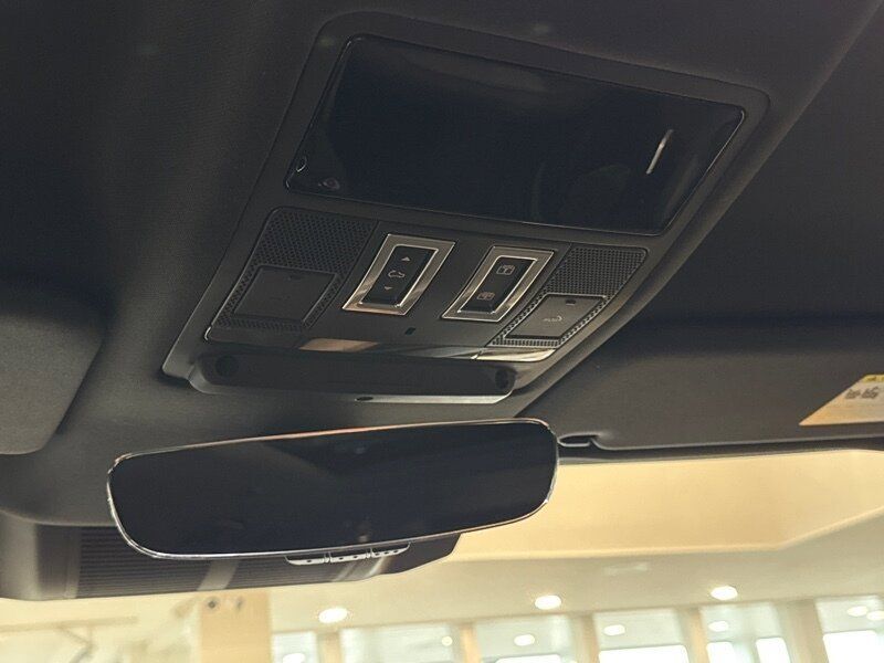 2023 Land Rover Defender 130 X-Dynamic SE Gladstone OR