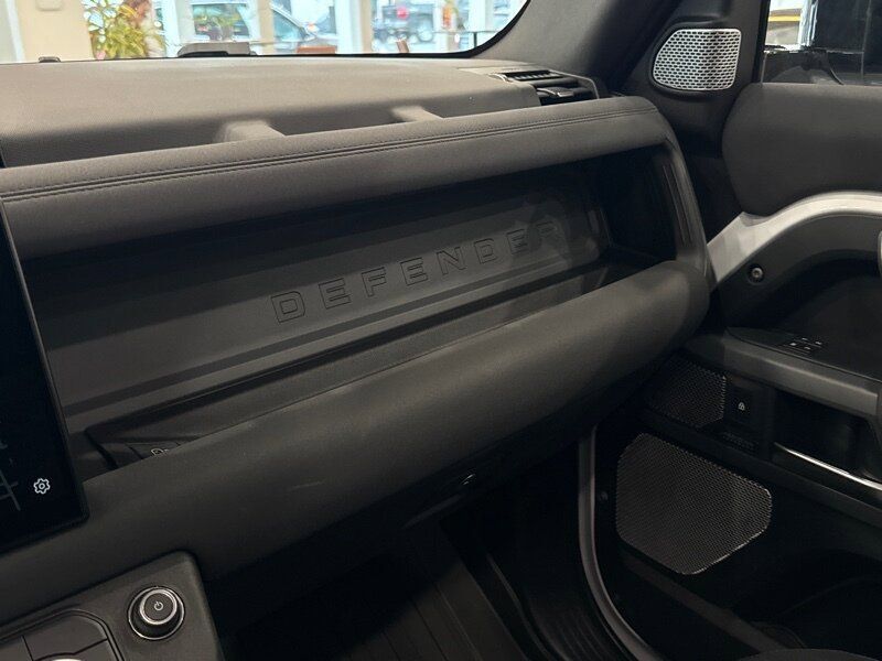 2023 Land Rover Defender 130 X-Dynamic SE Gladstone OR