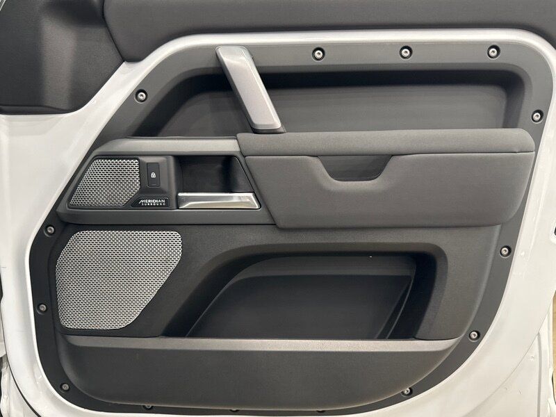 2023 Land Rover Defender 130 X-Dynamic SE Gladstone OR